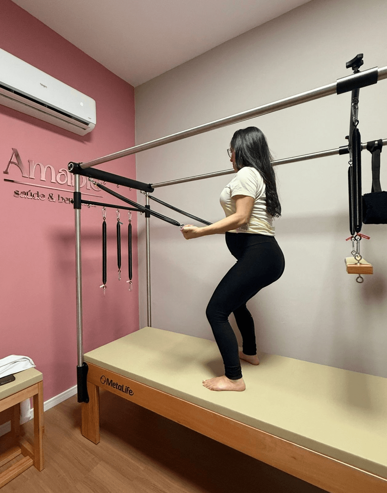 Pilates para Gestantes no Cadillac - Clínica Amable